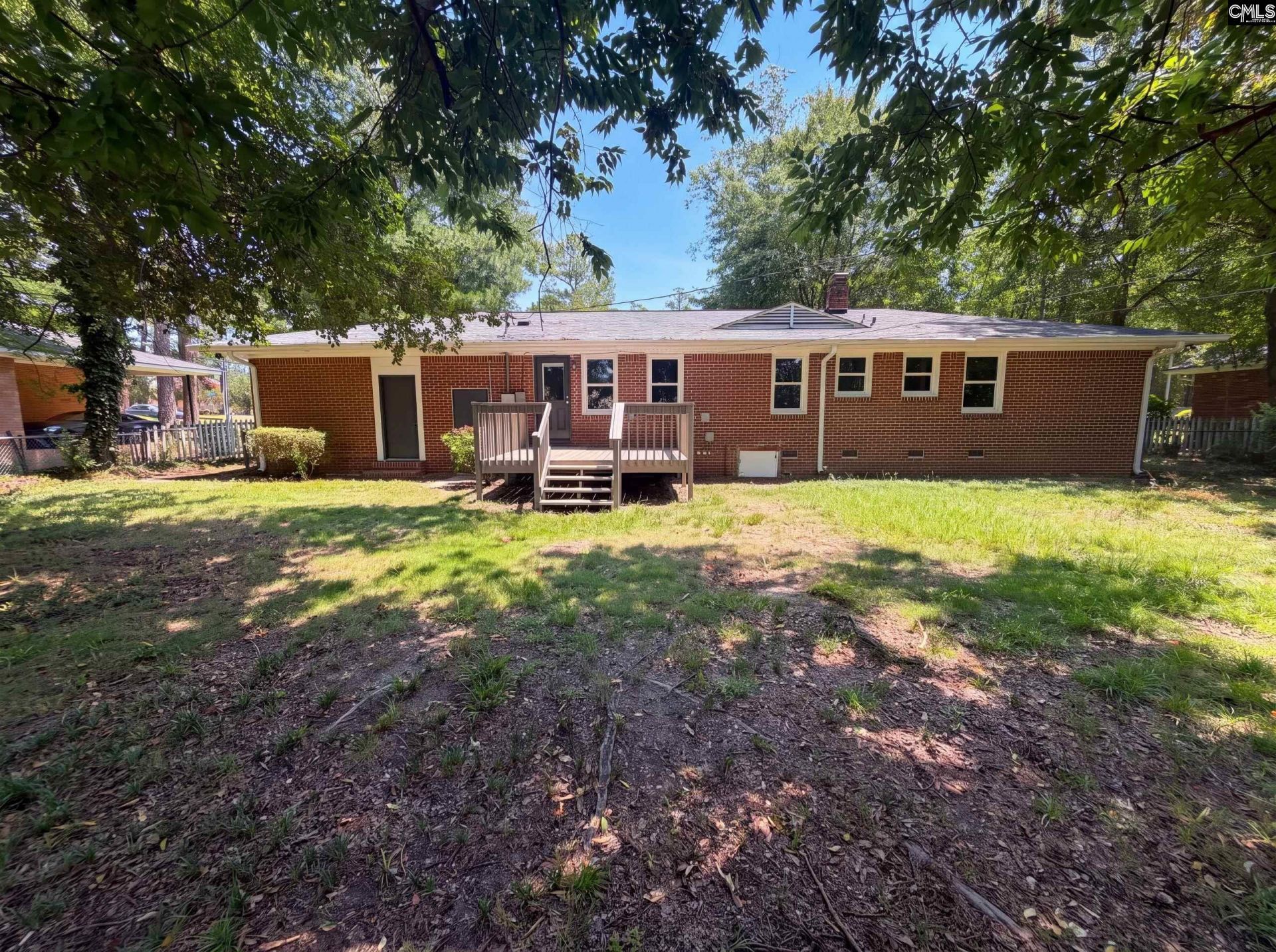 927 Greenlawn Drive  Photo 5
