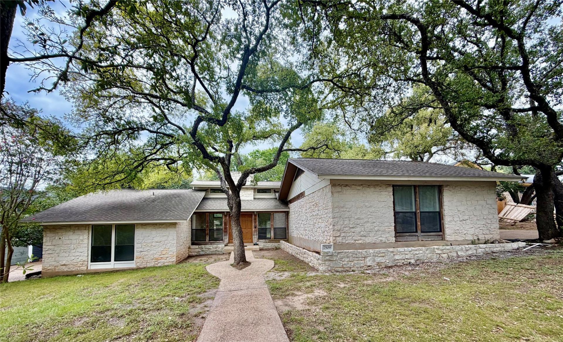 7509 Hart Ln, Austin, TX 78731 Main Photo