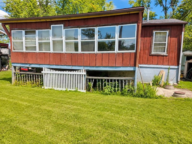 9639 Willow Lane, Huron, OH 44839 Photo 6