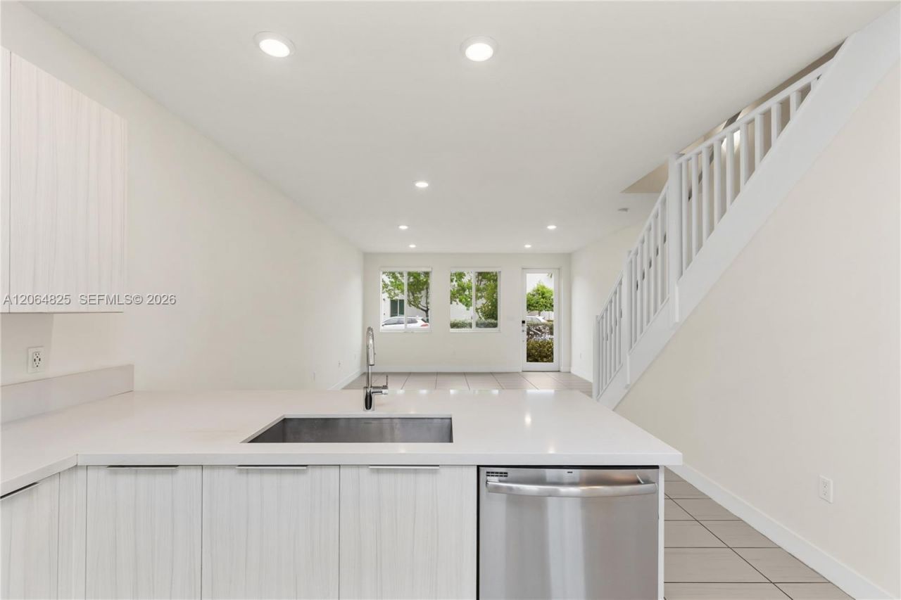 6416 NW 102nd Ct, Unit 115, Doral, FL 33178 Photo