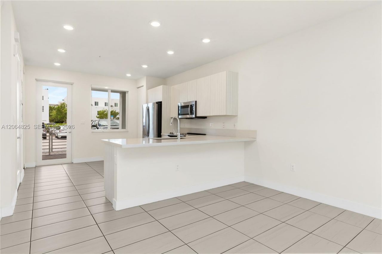 6416 NW 102nd Ct, Unit 115, Doral, FL 33178 Photo
