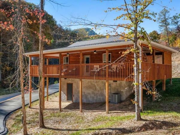 2109 Bluff Ridge Road, Sevierville, TN 37876