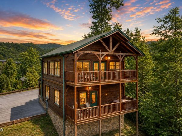 839 Great Smoky Way, Gatlinburg, TN 37738