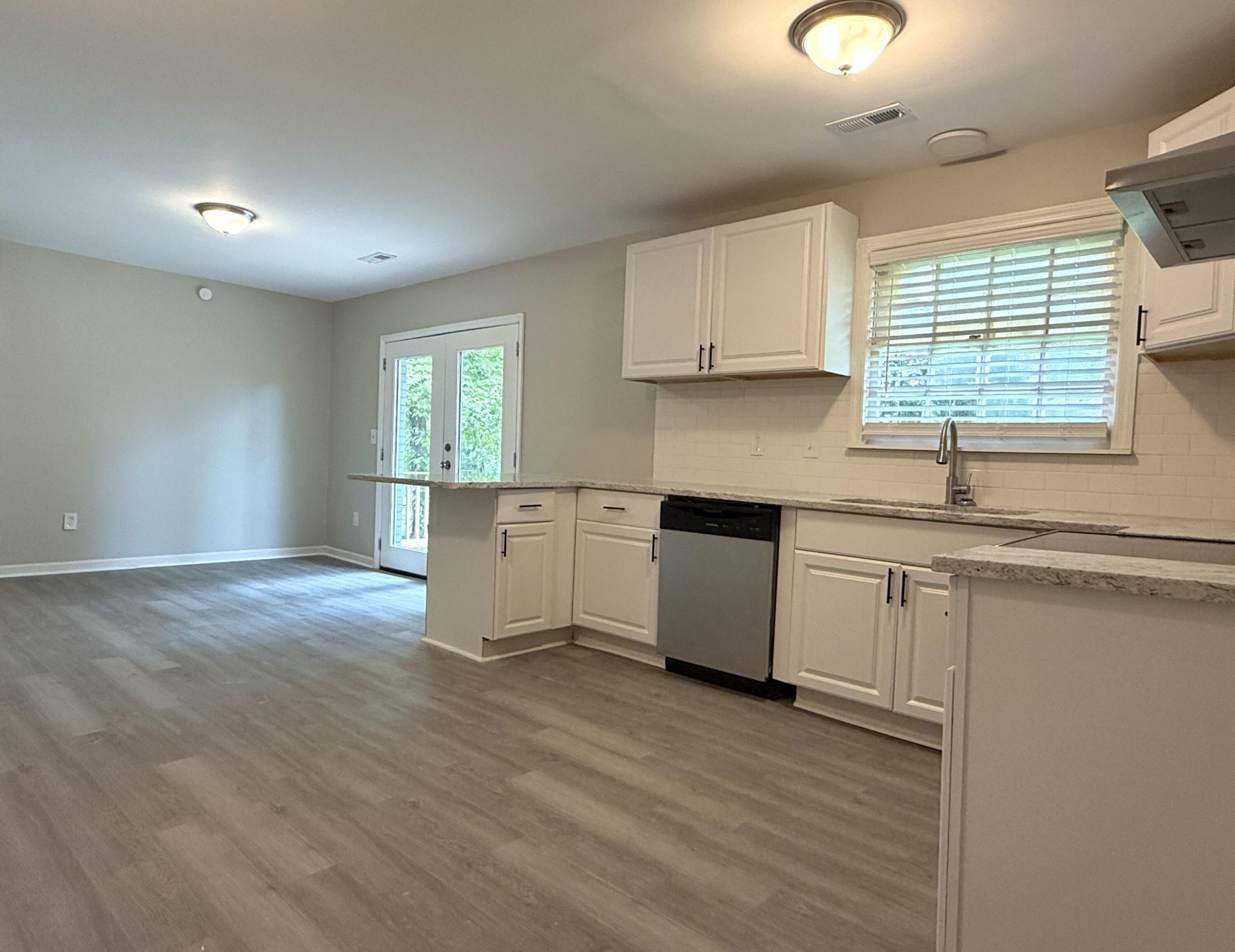 2379 Otranto Road Photo 10