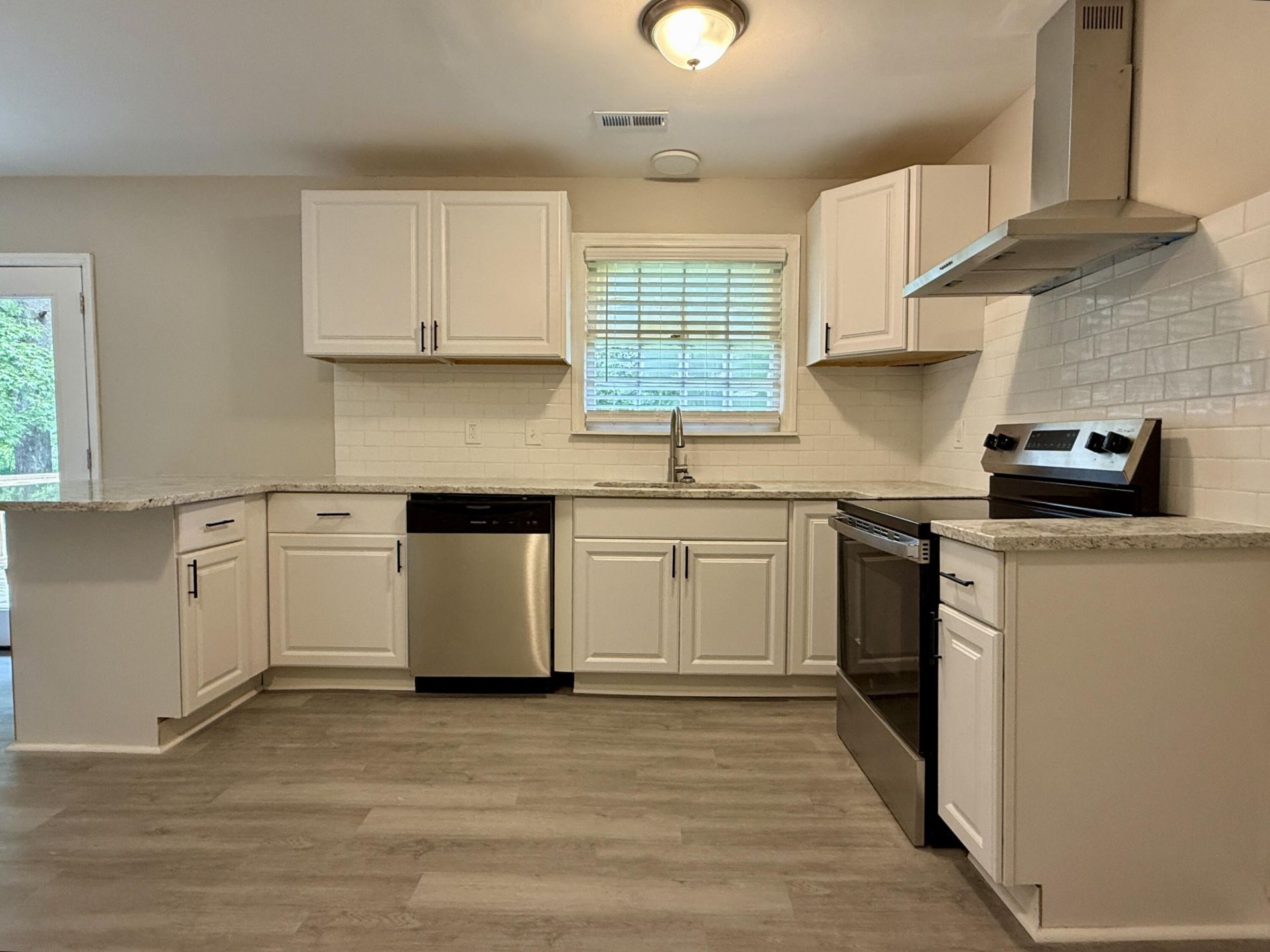 2379 Otranto Road Photo 11