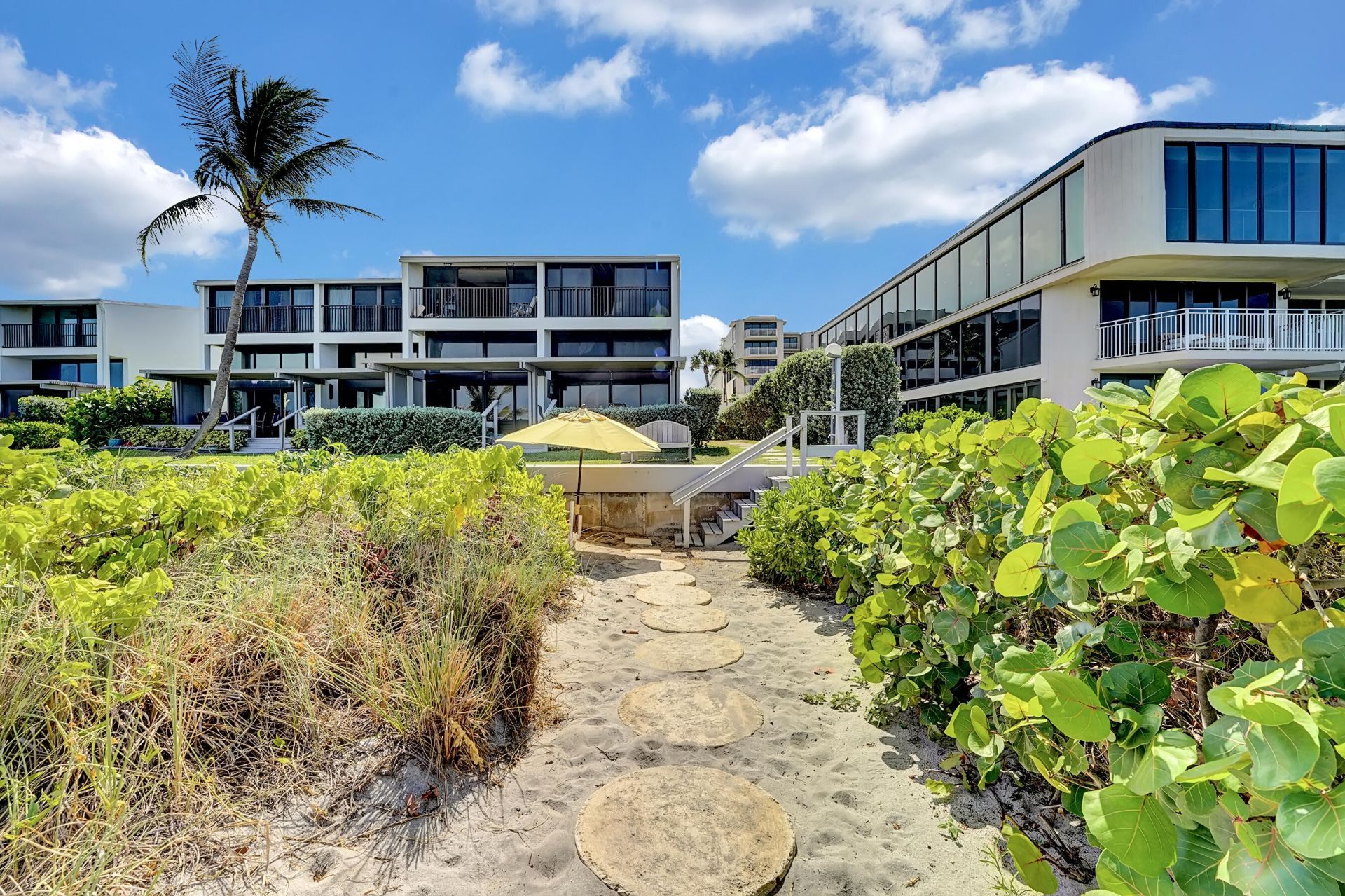 2175 S Ocean Boulevard, Unit 304, Delray Beach, FL 33483 Photo