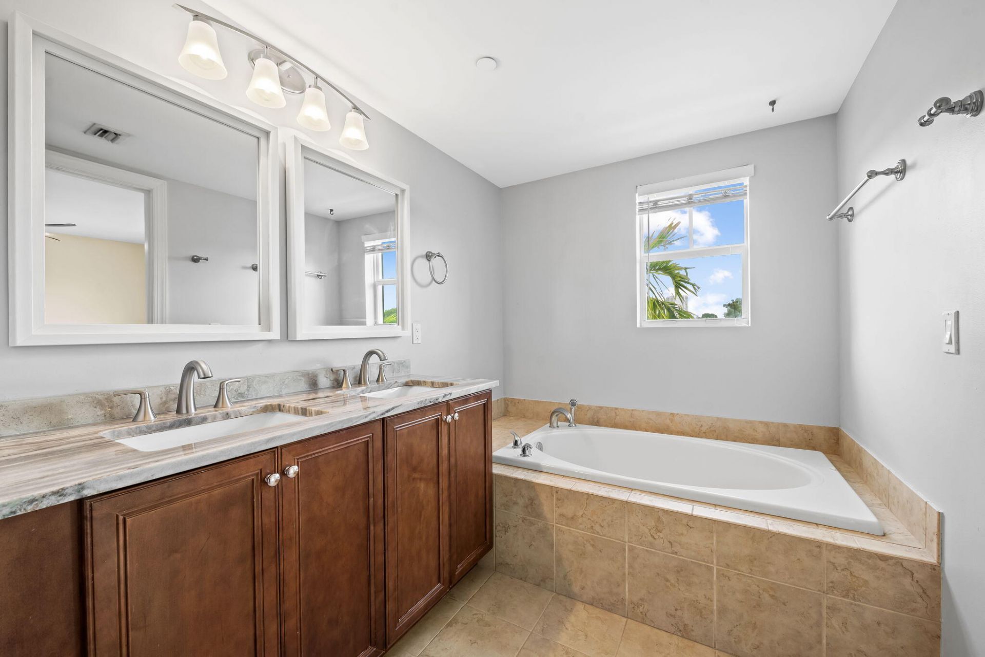 708 SE 15th Street, Unit 3, Fort Lauderdale, FL 33316 Photo