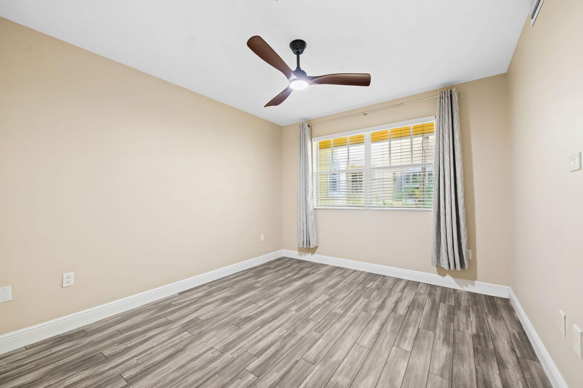 708 SE 15th Street, Unit 3, Fort Lauderdale, FL 33316 Photo