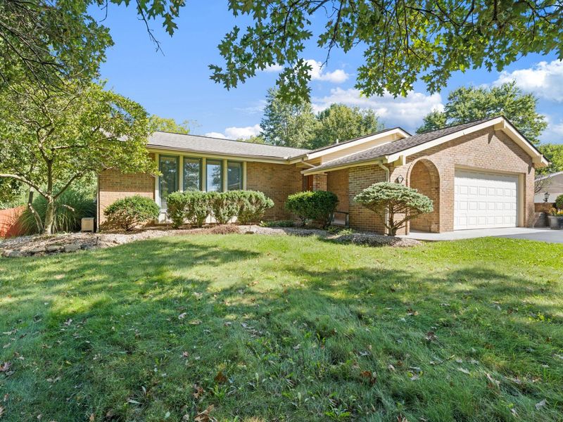 300 Heather Lane, Powell, OH 43065 Photo 2