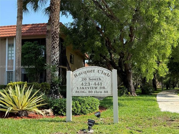 435 Lakeview Dr , Unit 201, Weston, FL 33326