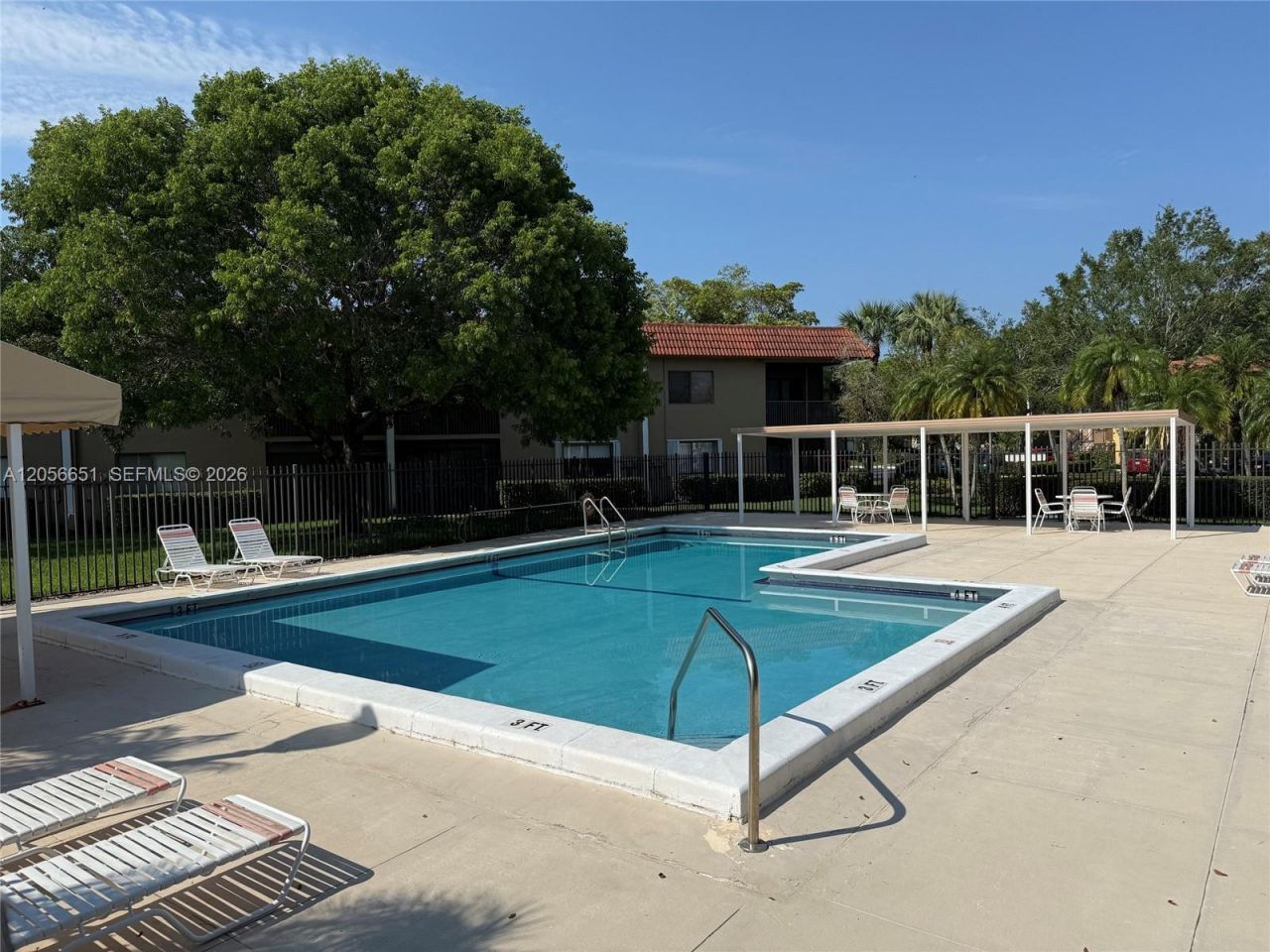 435 Lakeview Dr , Unit 201, Weston, FL 33326 Photo