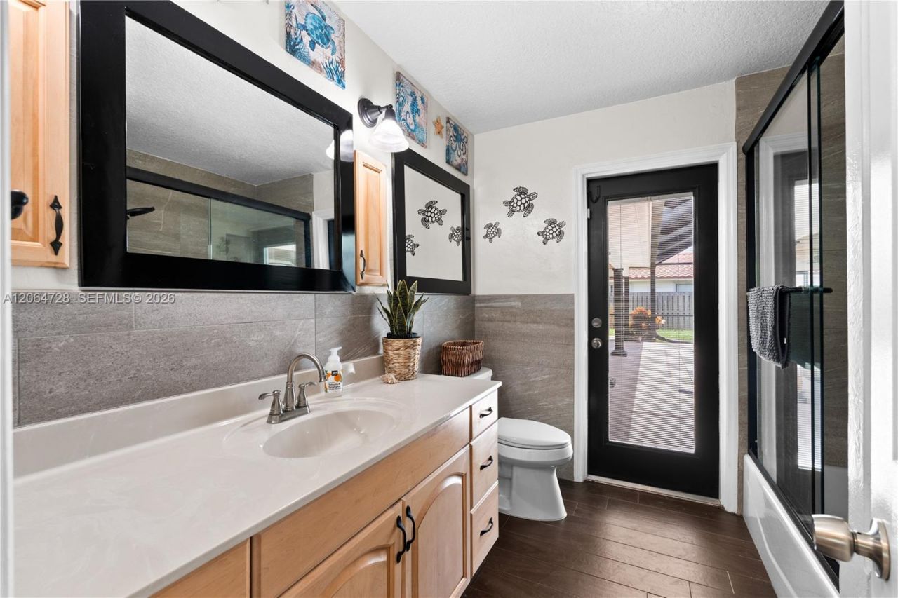 5680 SW 9th St, Plantation, FL 33317 Photo