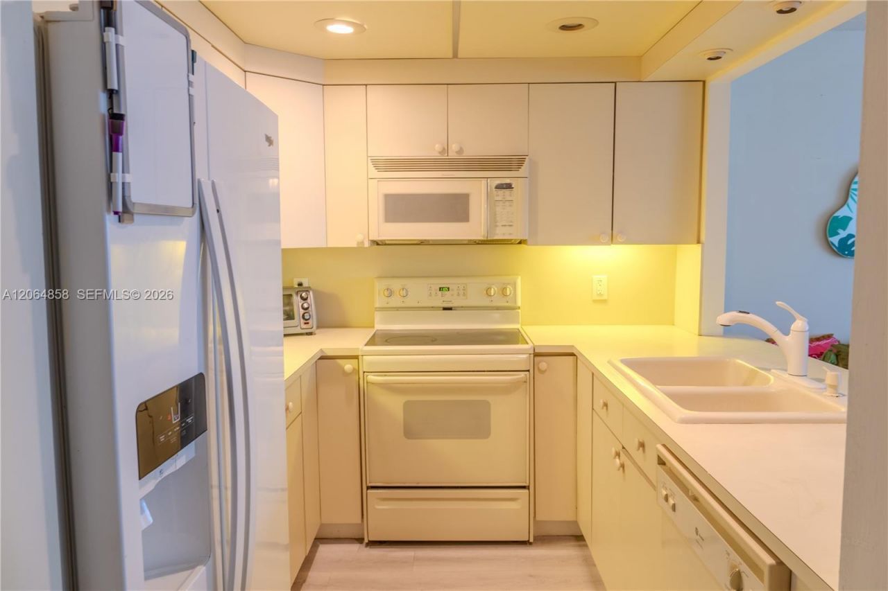 401 Ocean Dr , Unit 222 (with , Miami Beach, FL 33139 Photo