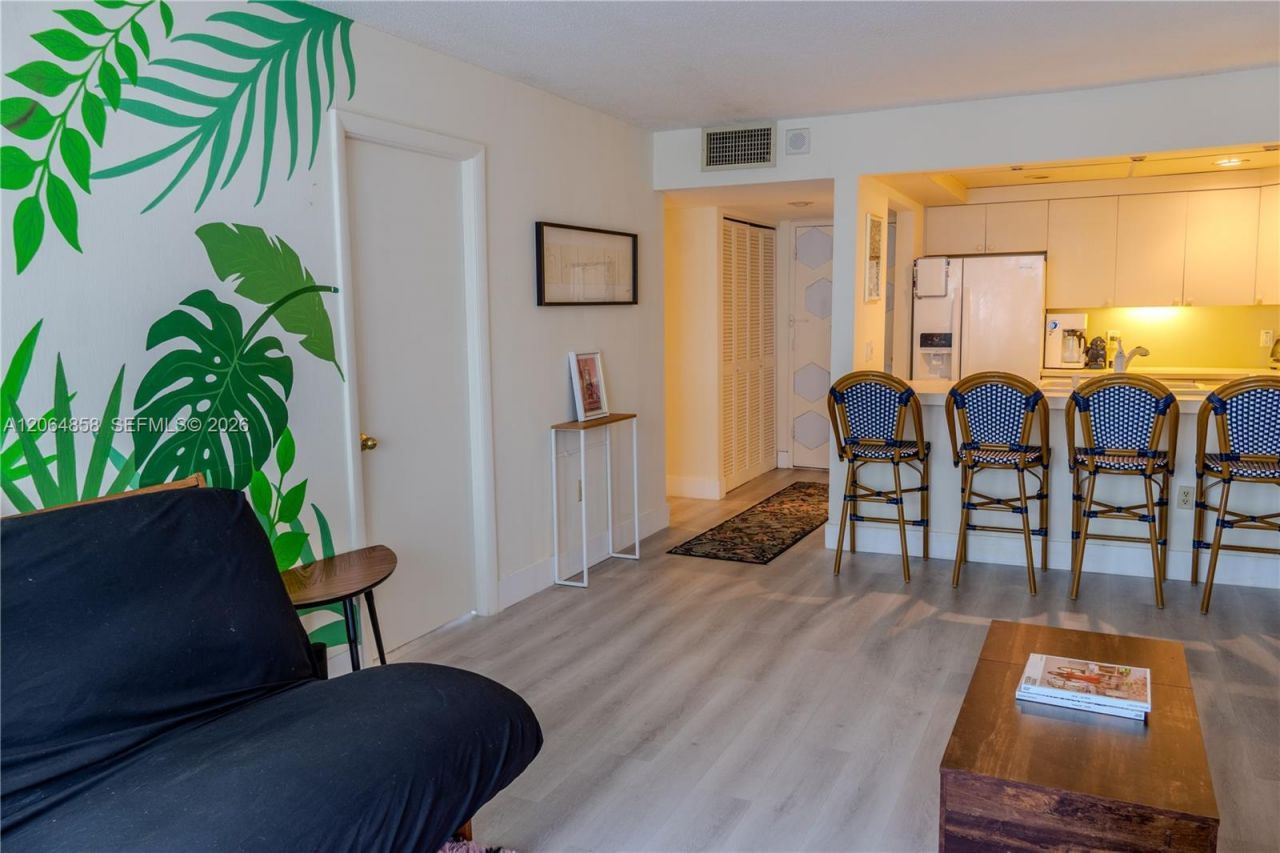 401 Ocean Dr , Unit 222 (with , Miami Beach, FL 33139 Photo