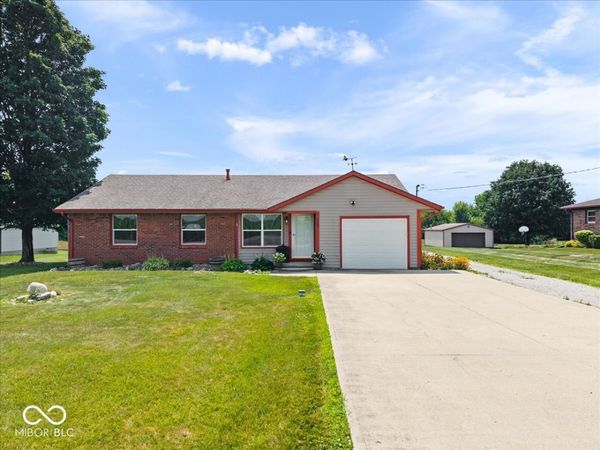 1187 E New Road , Greenfield, IN 46140