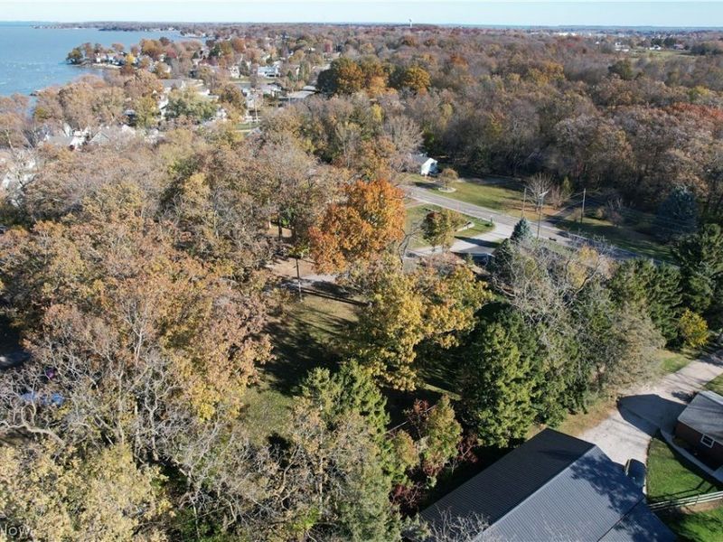 3638-3662 E Rock Cliff Drive, Port Clinton, OH 43452 Photo 12