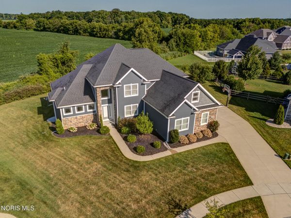 8740 Treviso Circle, Monclova, OH 43542
