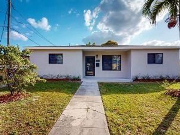 830 NE 171st St , North Miami Beach, FL 33162