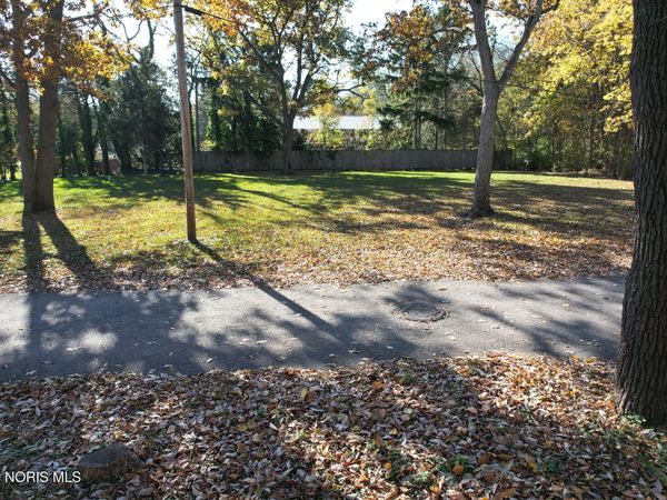 3638-3662 E Rock Cliff Road , Port Clinton, OH 43452
