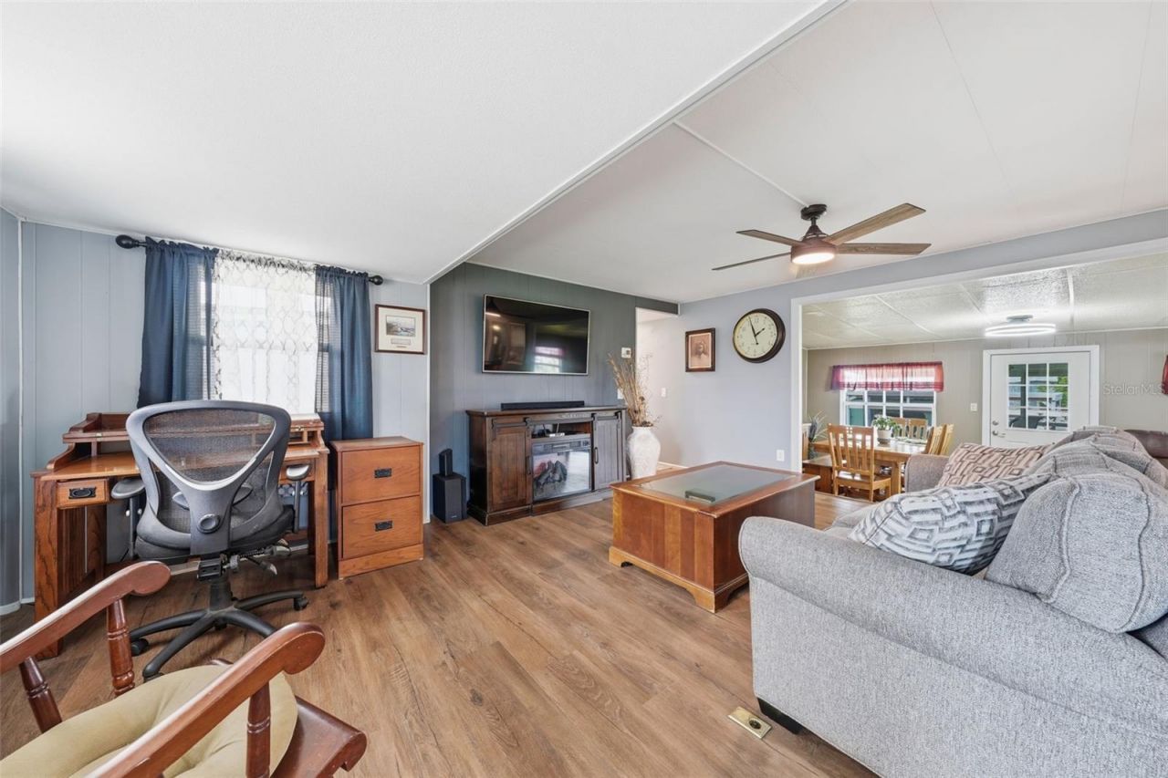 928 Morningview Drive, Tavares, FL 32778 Photo