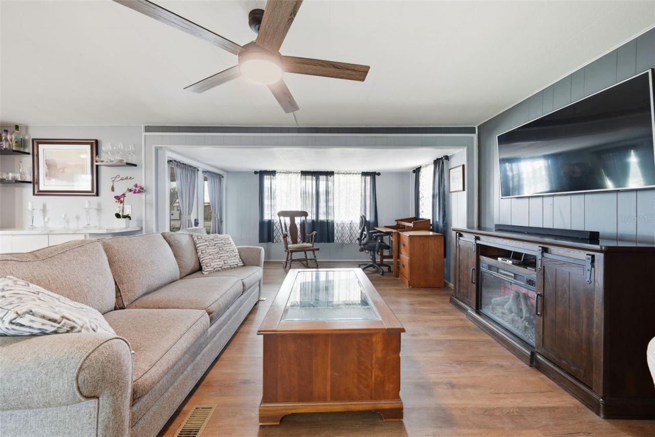 928 Morningview Drive, Tavares, FL 32778 Photo
