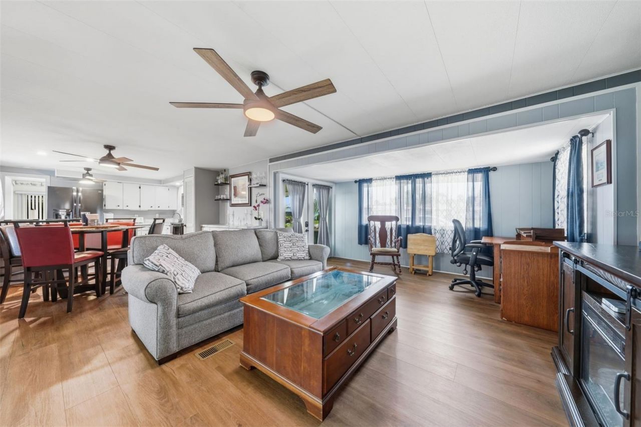 928 Morningview Drive, Tavares, FL 32778 Photo