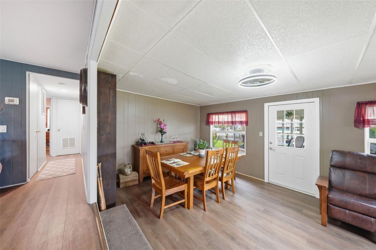 928 Morningview Drive, Tavares, FL 32778 Photo
