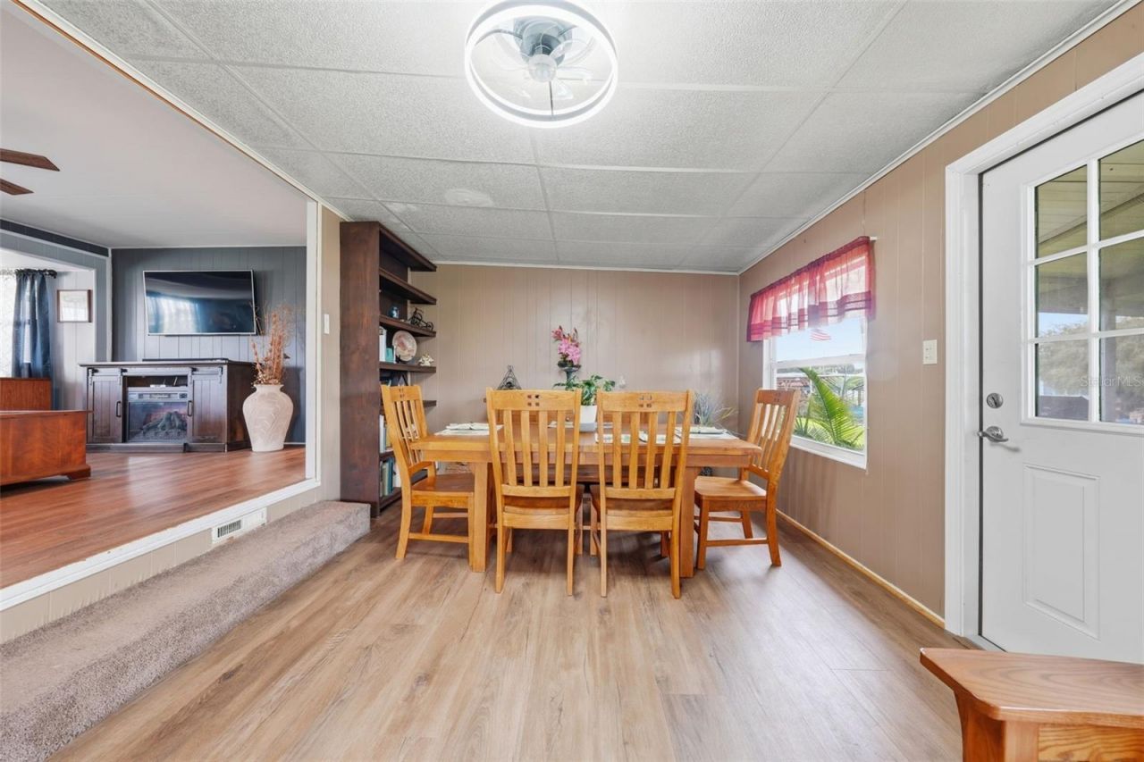 928 Morningview Drive, Tavares, FL 32778 Photo