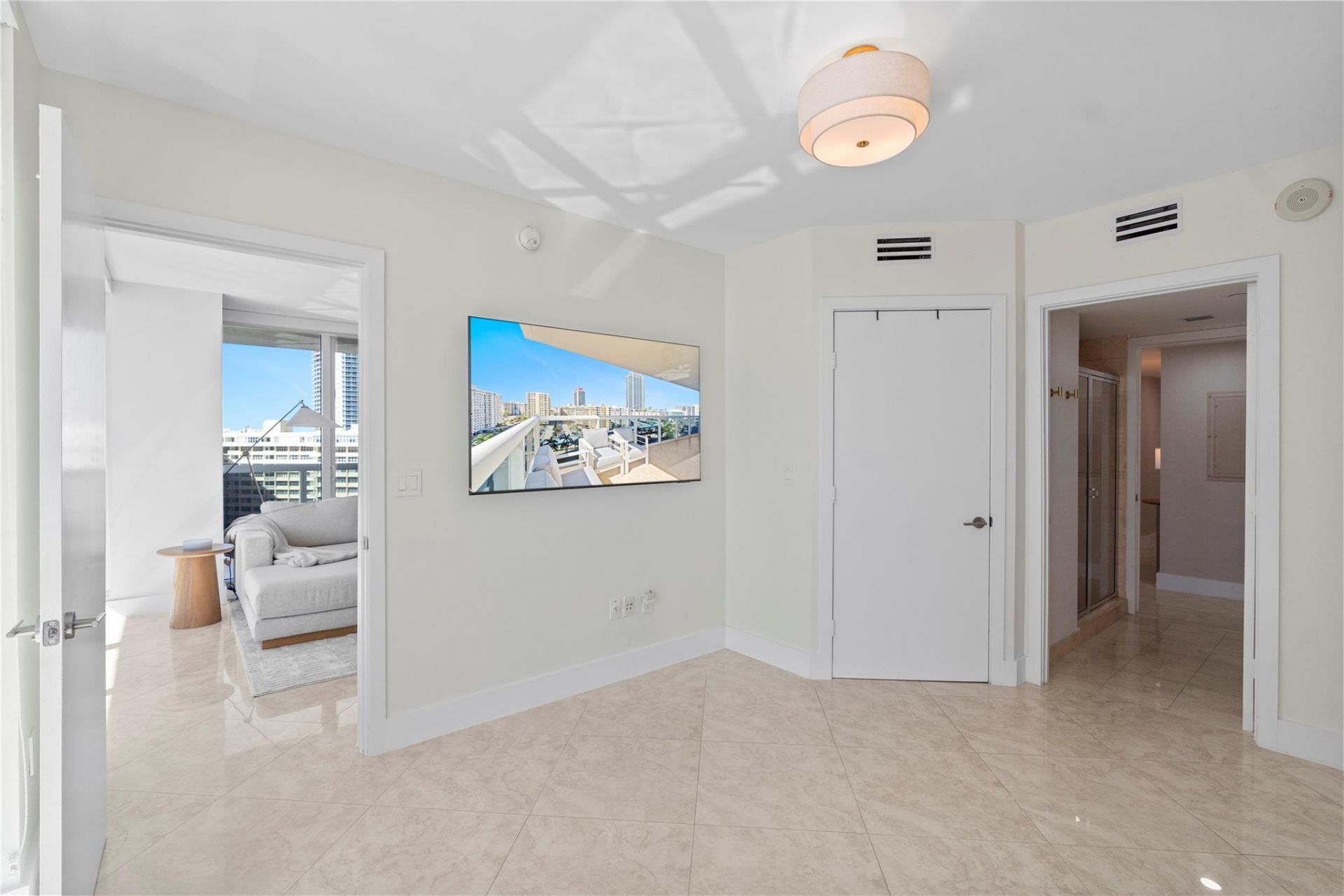 1830 S Ocean Drive, Unit 1006, Hallandale Beach, FL 33009 Photo
