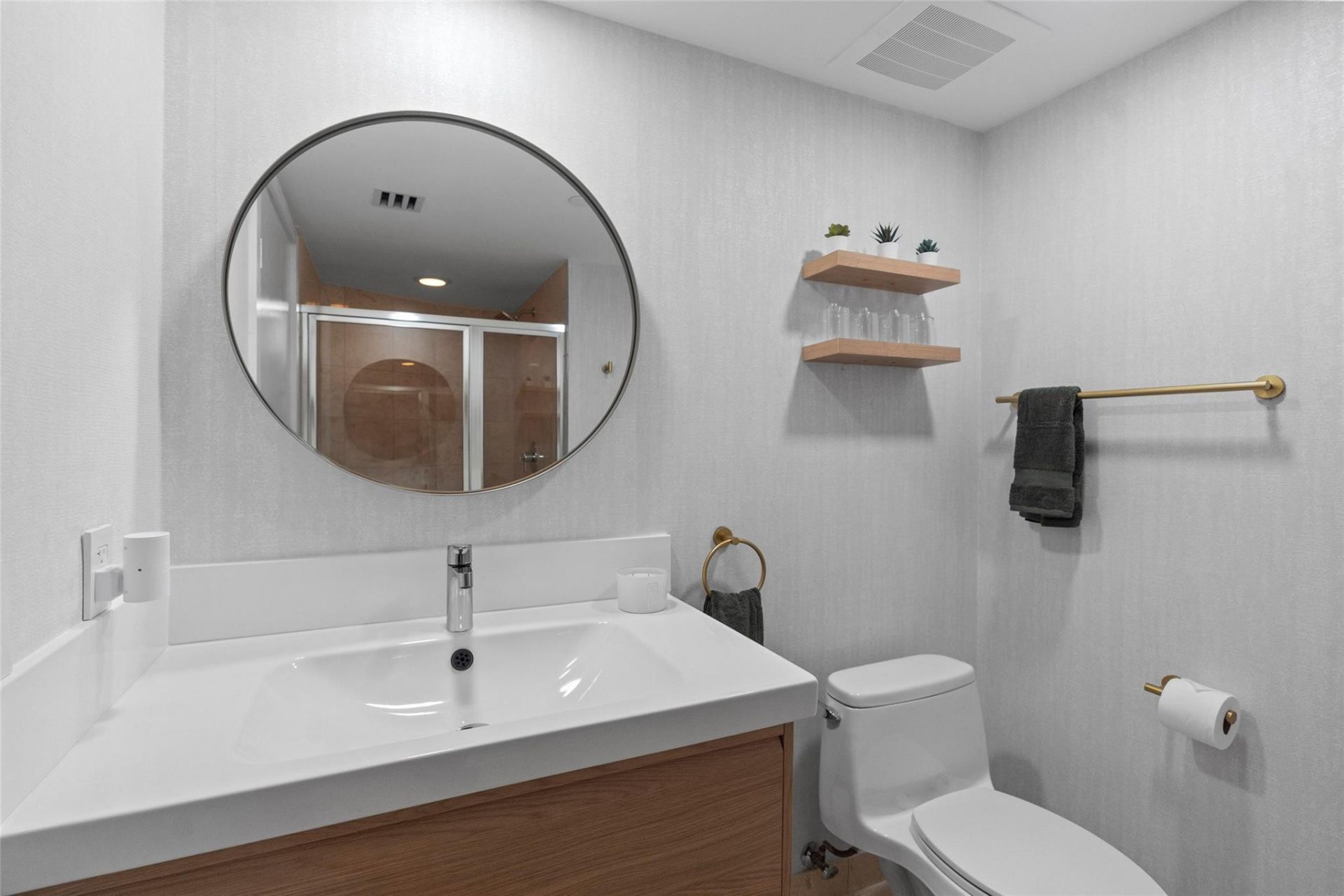 1830 S Ocean Drive, Unit 1006, Hallandale Beach, FL 33009 Photo