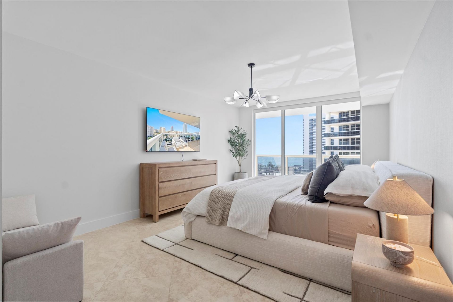 1830 S Ocean Drive, Unit 1006, Hallandale Beach, FL 33009 Photo