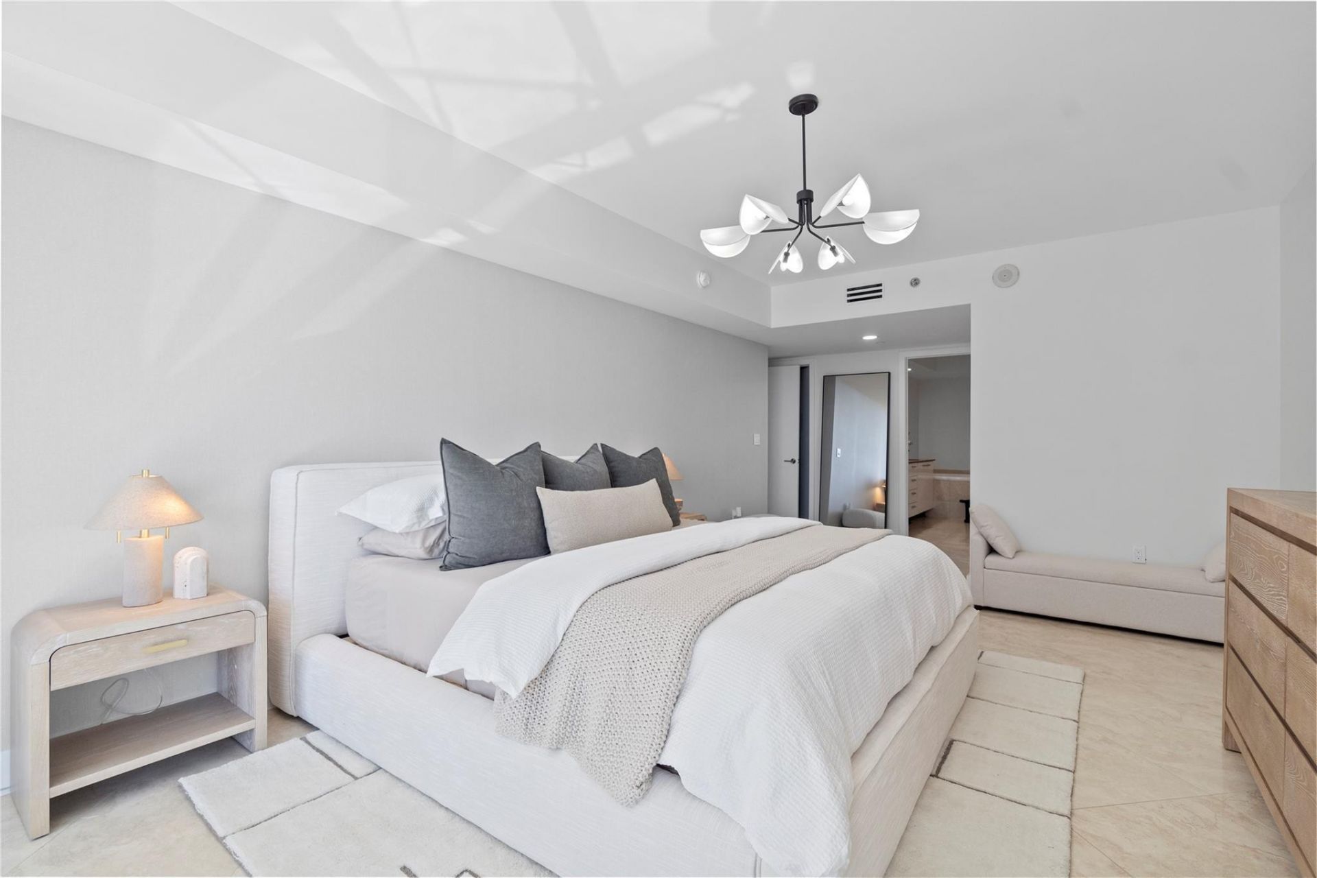 1830 S Ocean Drive, Unit 1006, Hallandale Beach, FL 33009 Photo