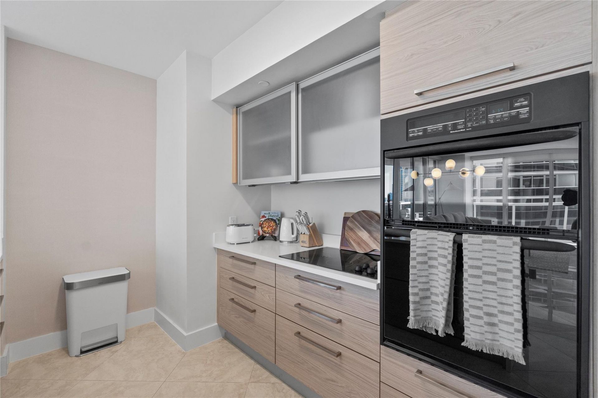 1830 S Ocean Drive, Unit 1006, Hallandale Beach, FL 33009 Photo