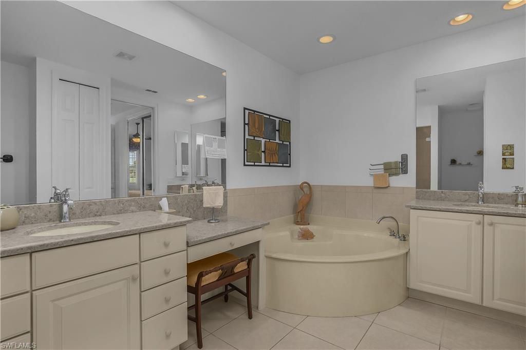 6434 Legacy Cir, Unit 401, Naples, FL 34113 Photo