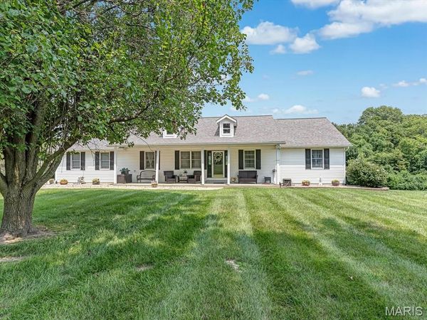6760 Woodhill Run, Waterloo, IL 62298