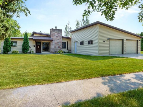 844 2nd Street N, Wahpeton, ND 58075