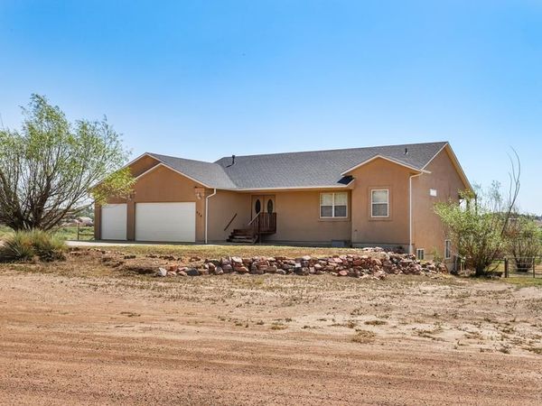 574 S Chimazo Dr, Pueblo West, CO 81007
