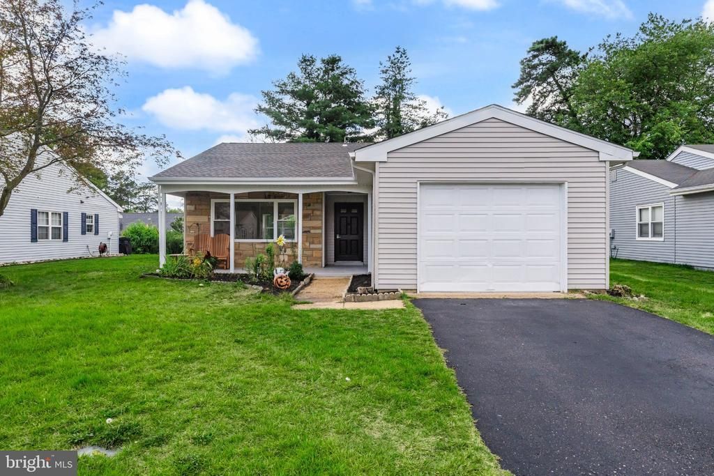109 Huntington Drive, Southampton Township, NJ 08088 Main Photo
