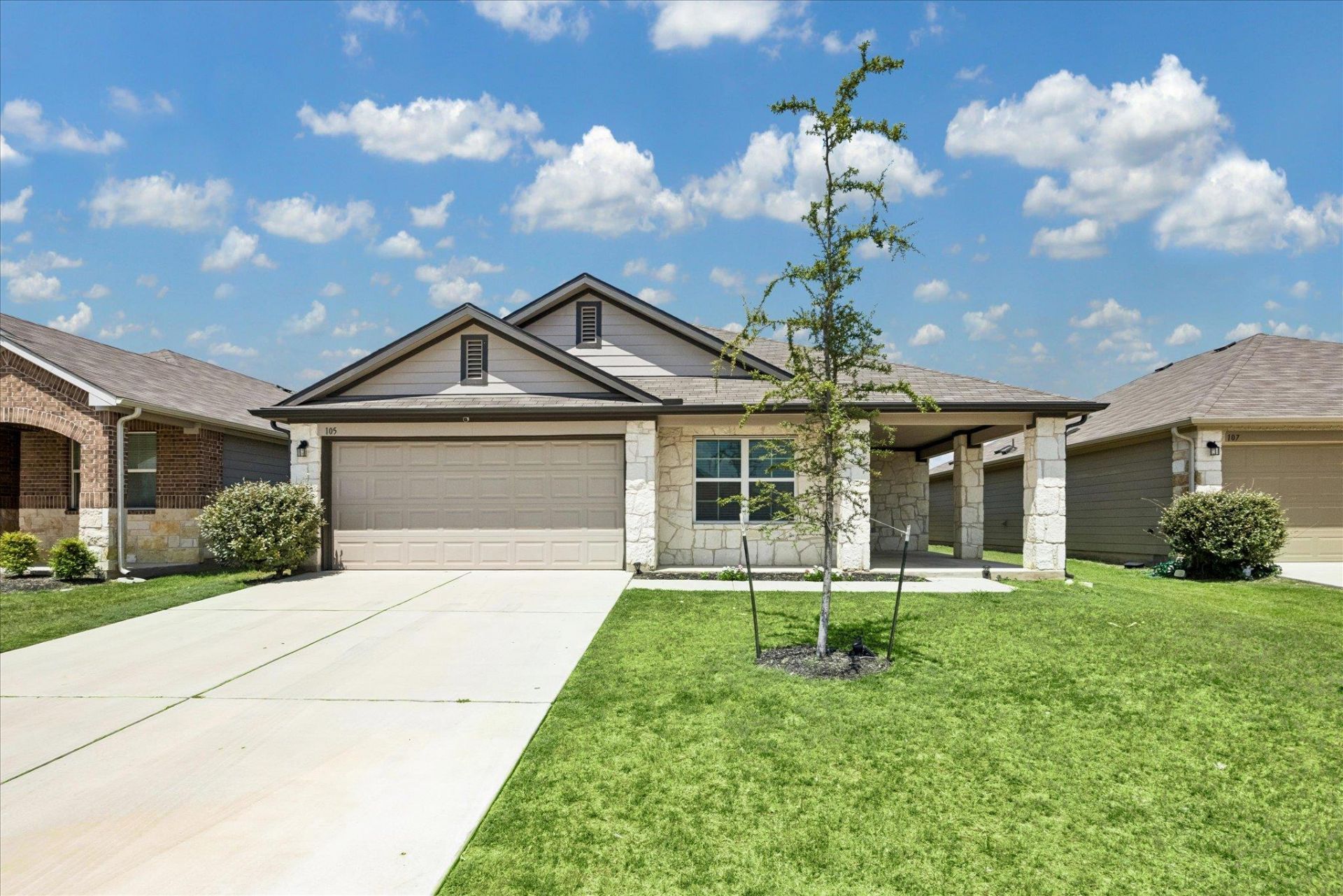 105 Krause Springs Dr, Hutto, TX 78634 Main Photo