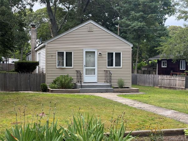 29 Maplewood Avenue , Selden, NY 11784