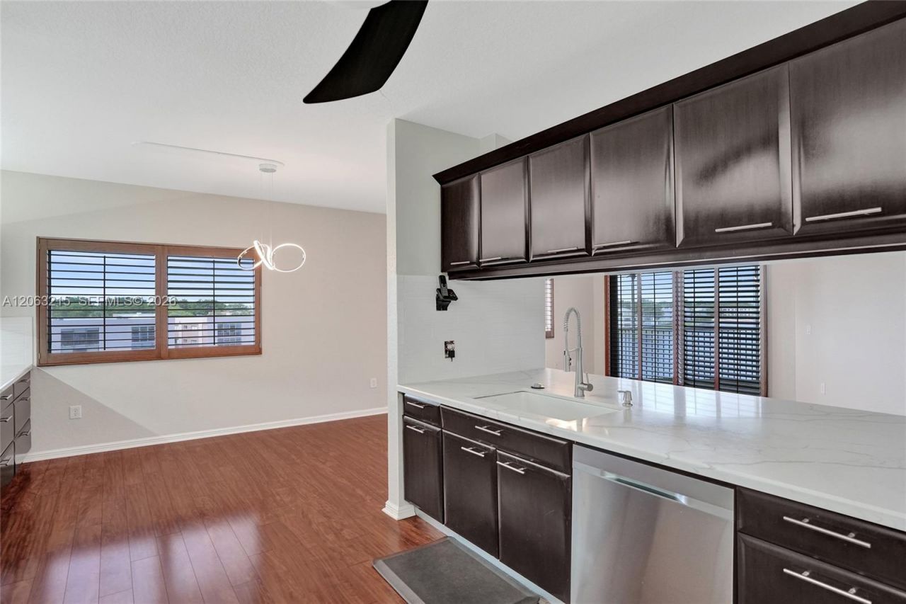 7611 Southampton Ter, Unit 409, Tamarac, FL 33321 Photo