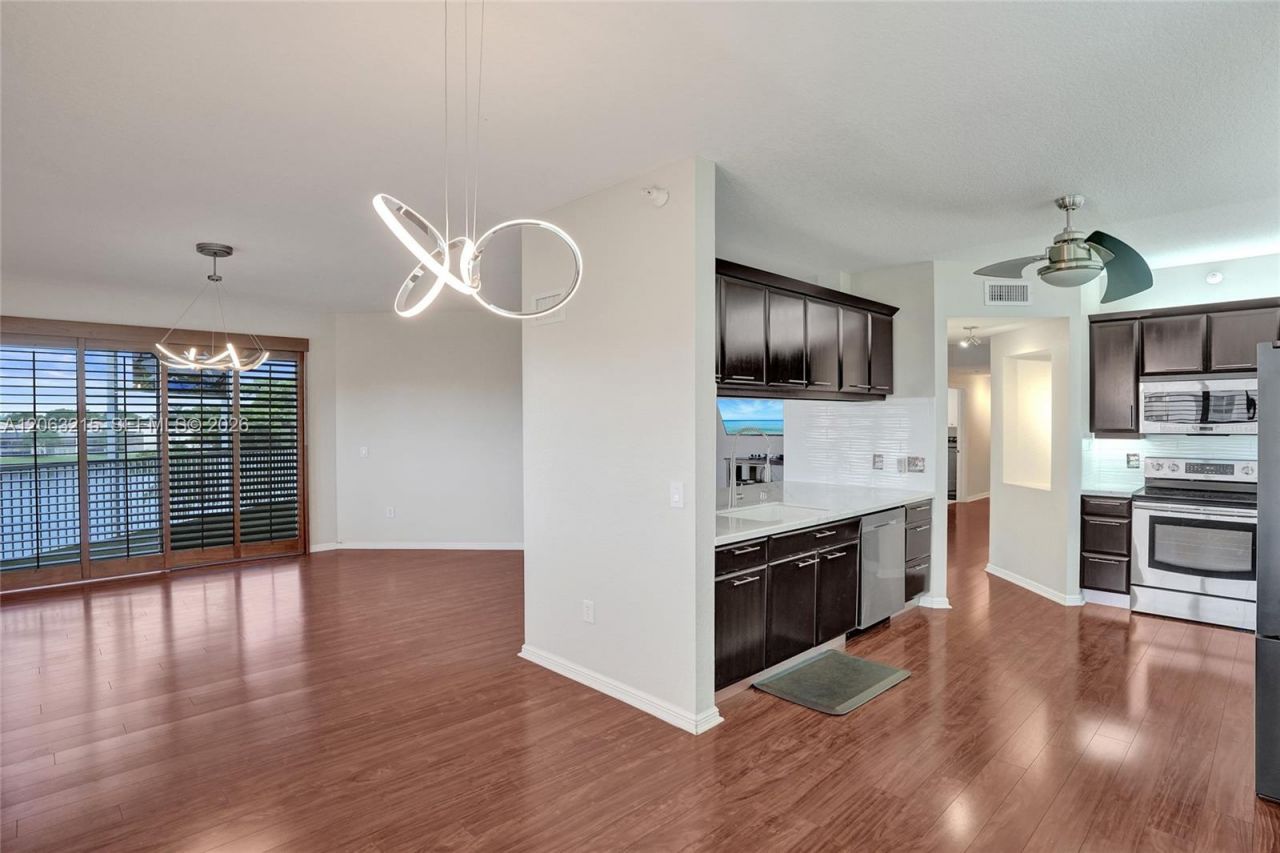 7611 Southampton Ter, Unit 409, Tamarac, FL 33321 Photo