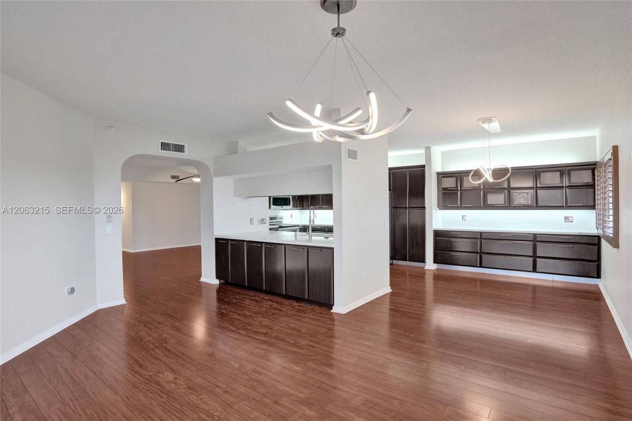 7611 Southampton Ter, Unit 409, Tamarac, FL 33321 Photo