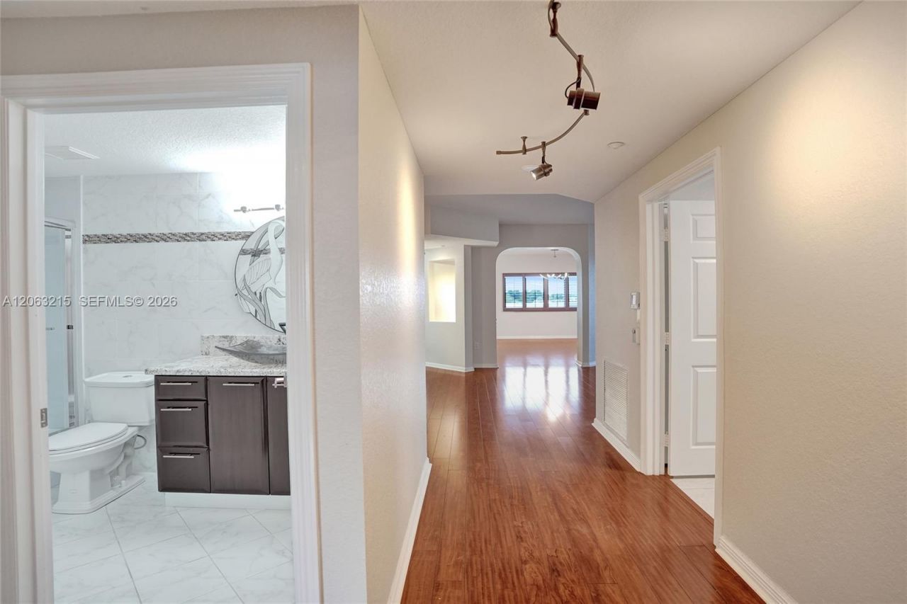 7611 Southampton Ter, Unit 409, Tamarac, FL 33321 Photo