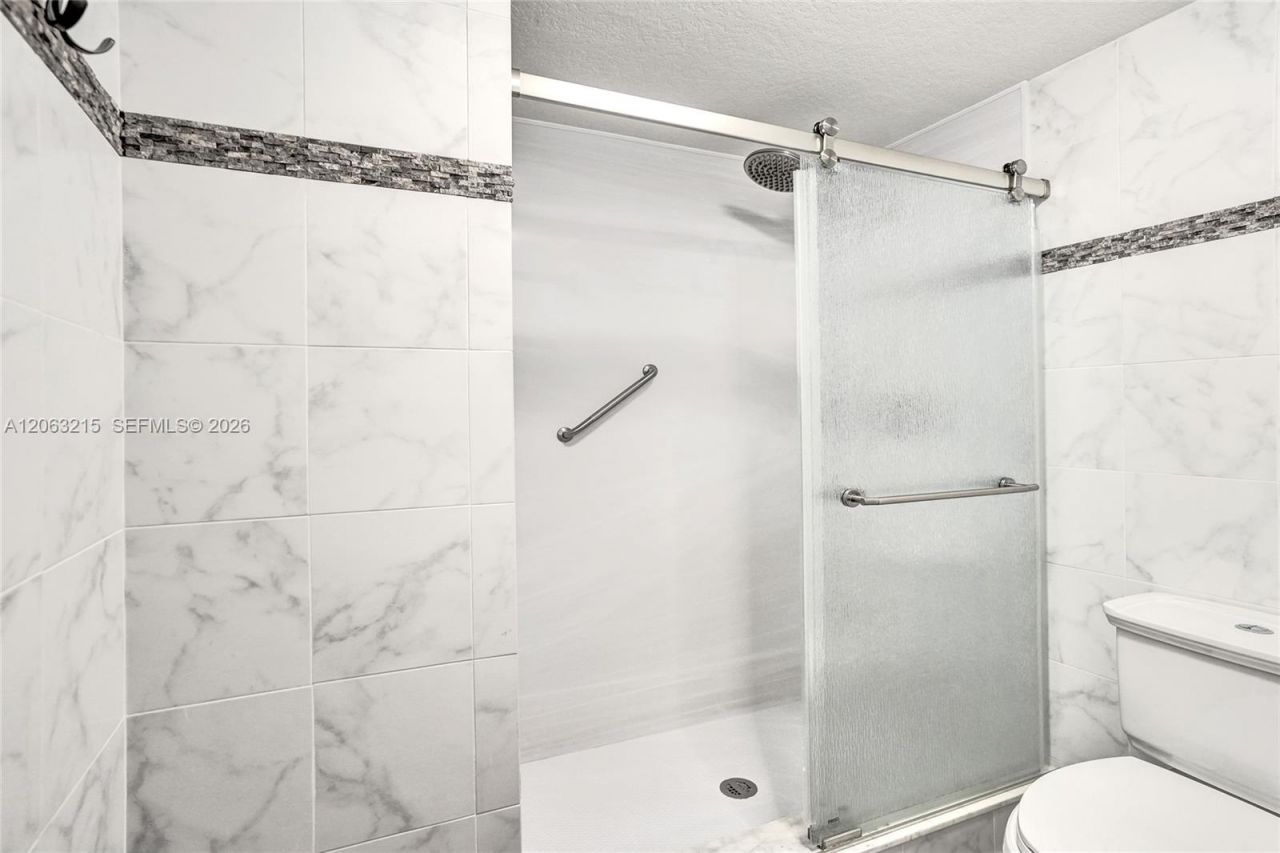 7611 Southampton Ter, Unit 409, Tamarac, FL 33321 Photo