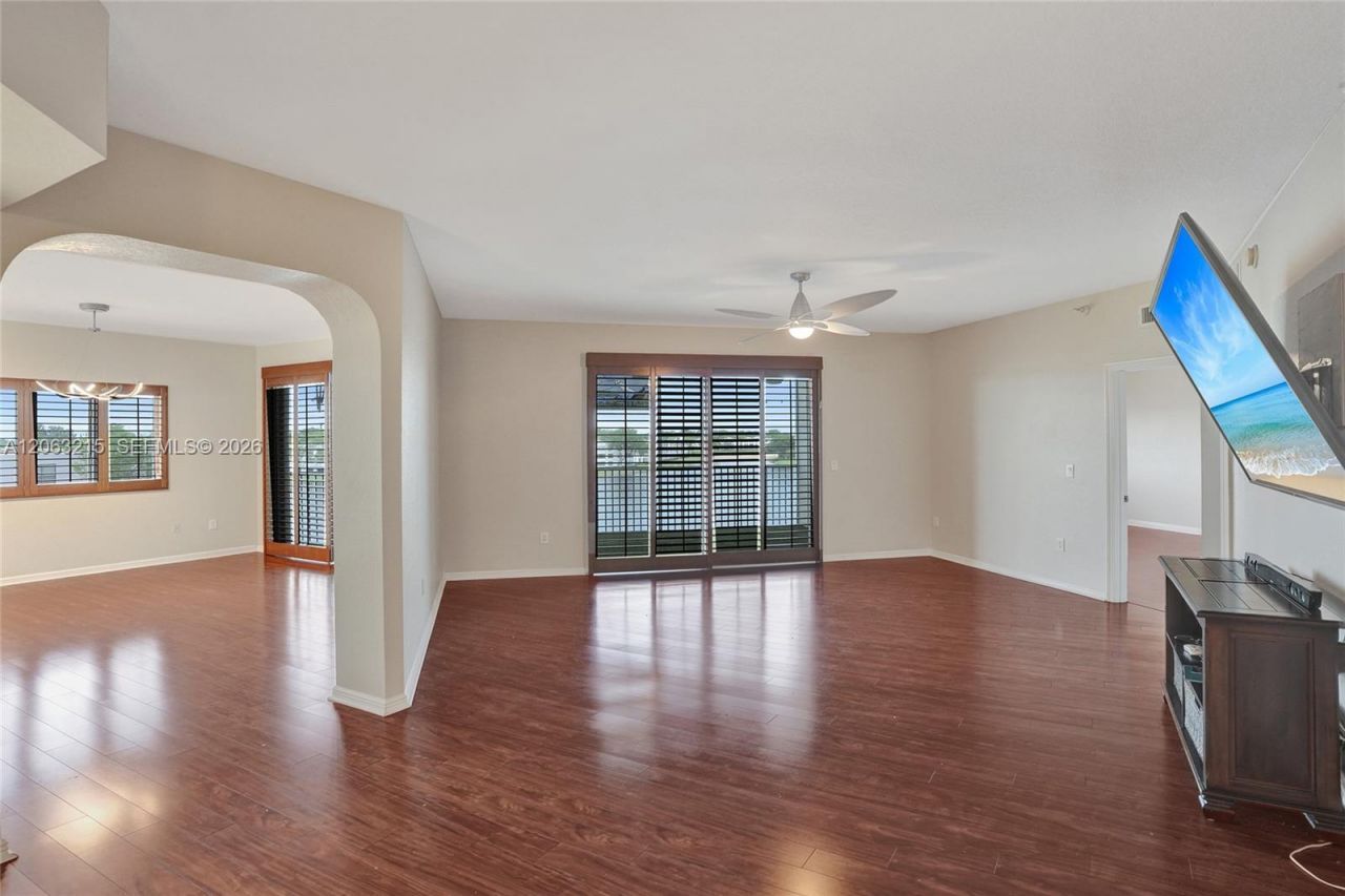 7611 Southampton Ter, Unit 409, Tamarac, FL 33321 Photo