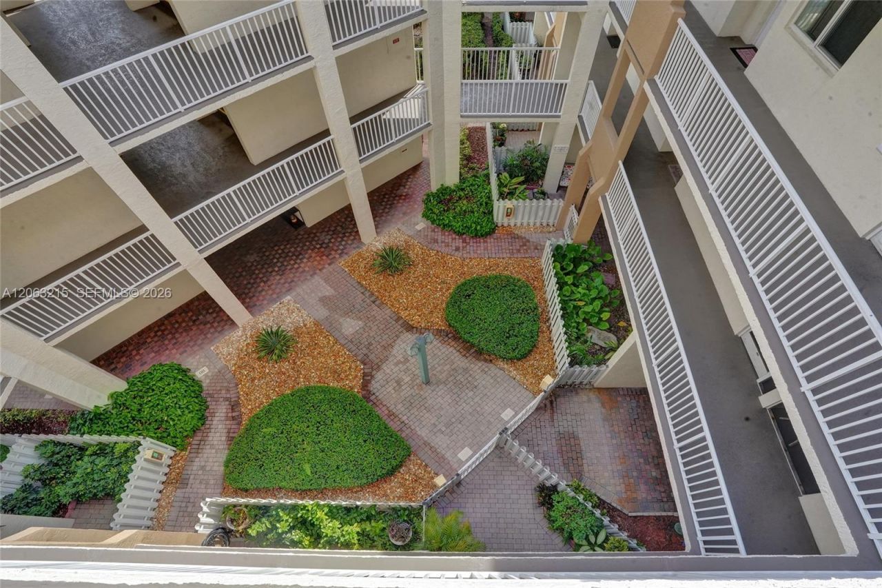 7611 Southampton Ter, Unit 409, Tamarac, FL 33321 Photo