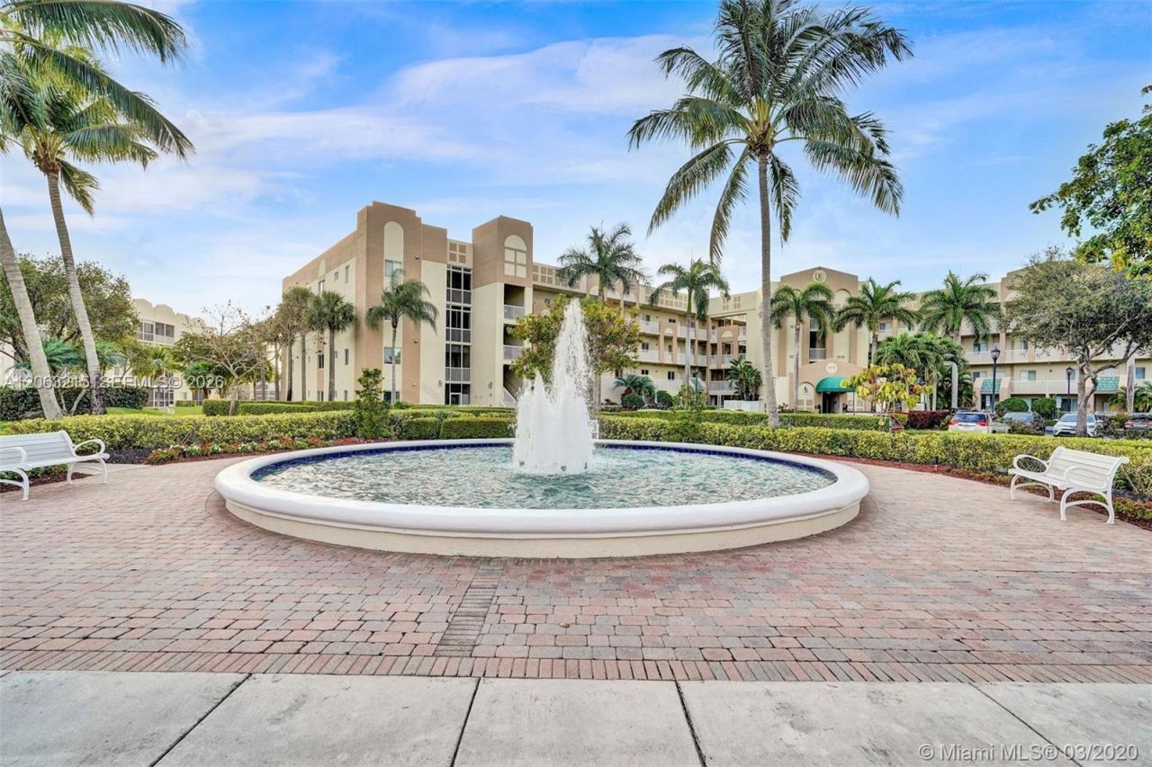 7611 Southampton Ter, Unit 409, Tamarac, FL 33321 Photo