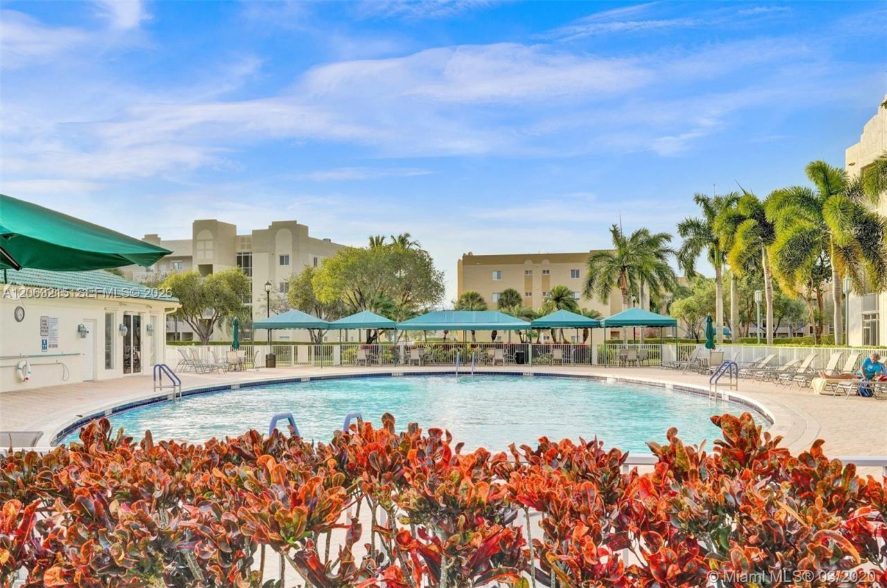 7611 Southampton Ter, Unit 409, Tamarac, FL 33321 Photo