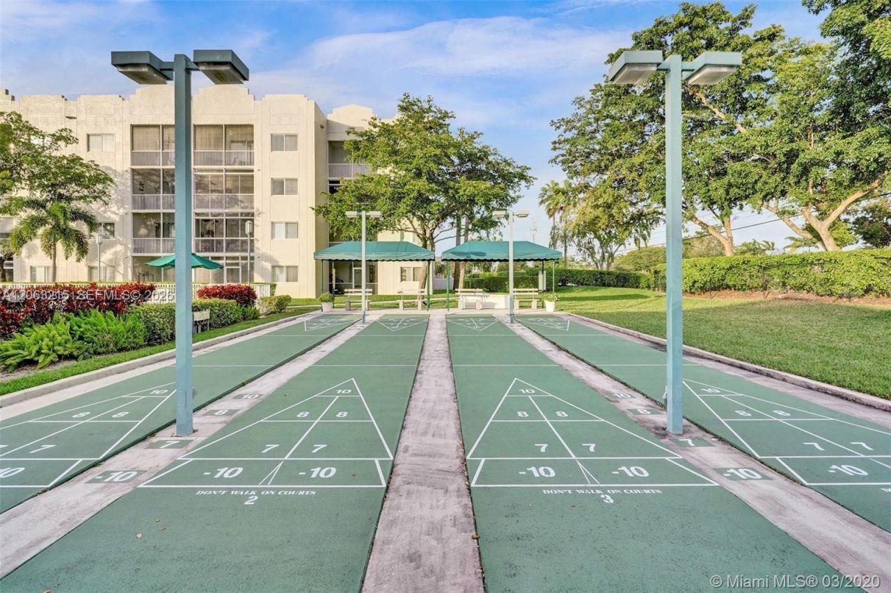 7611 Southampton Ter, Unit 409, Tamarac, FL 33321 Photo